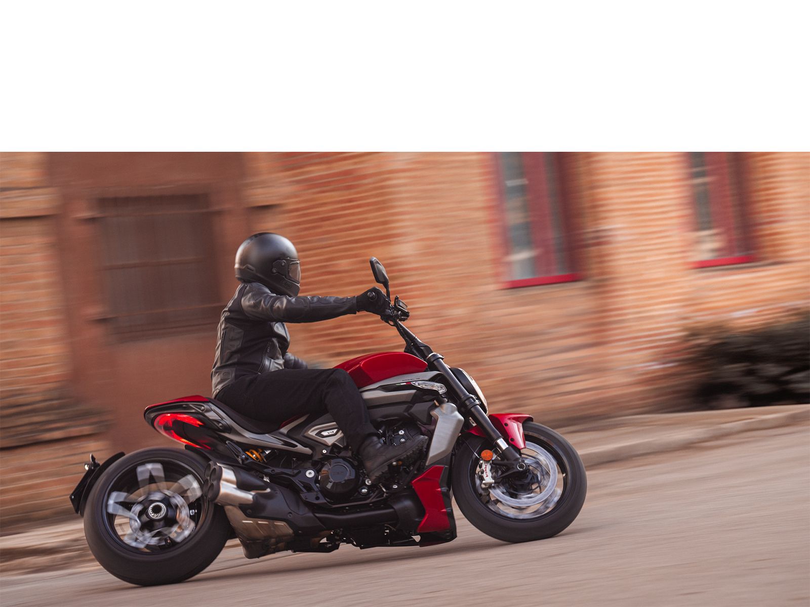 Мотоцикл DUCATI XDiavel V4 (RED) 2026
